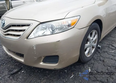 2011 Toyota Camry Le z USA, uszkodzony, nr VIN 4T1BF3EK3BU638592